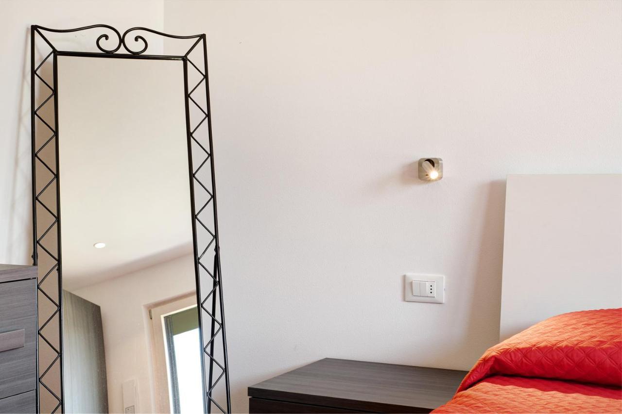 Garden Borgo Secolo Apartment เปสเคียรา เดล การ์ดา ภายนอก รูปภาพ